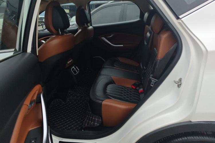 Used Soueast DX7 2018 1.5T Automatic Glory Edition Interior 4