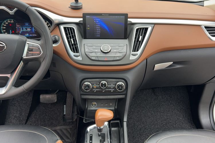 Used Soueast DX7 2018 1.5T Automatic Luxury Model Interior 5