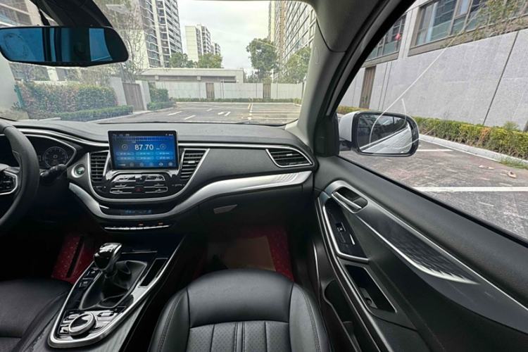 Used Soueast DX7 2018 Prime 1.5T Manual Smart Connect Starry Edition China V Standard Interior 8