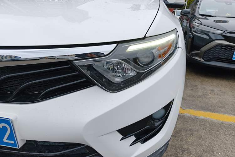 Used Soueast DX7 2018 Classic Edition 1.5T Automatic Comfort Model China V Standard Left Front Headlight