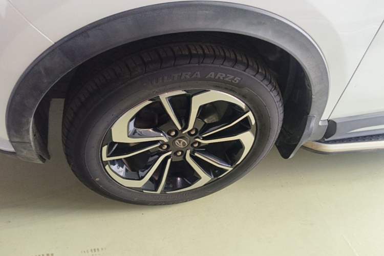 Used Soueast DX7 2018 Prime 1.5T Manual Smart Connect Starry Edition China V Standard Left Front Wheel Hub