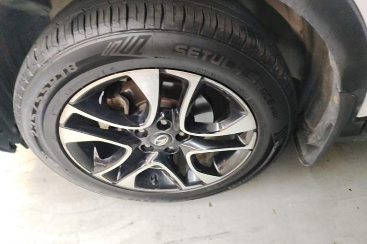 Used Soueast DX7 2018 1.5T Manual Triumph Edition Left Front Wheel Hub