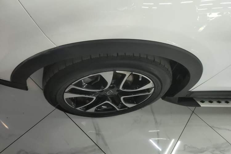 Used Soueast DX7 2018 1.5T Automatic Glory Edition Left Front Wheel Hub