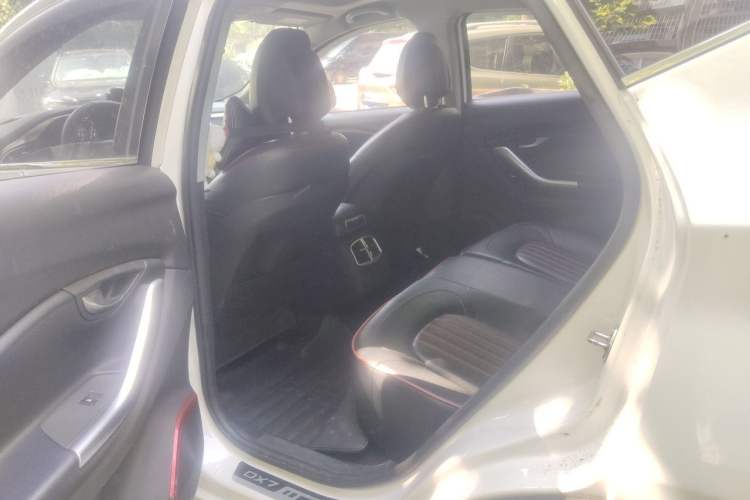 Used Soueast DX7 2018 1.5T Automatic Luxury Model Left Rear Seat