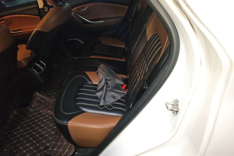Used Soueast DX7 2018 1.5T Automatic Luxury Model Left Rear Seat