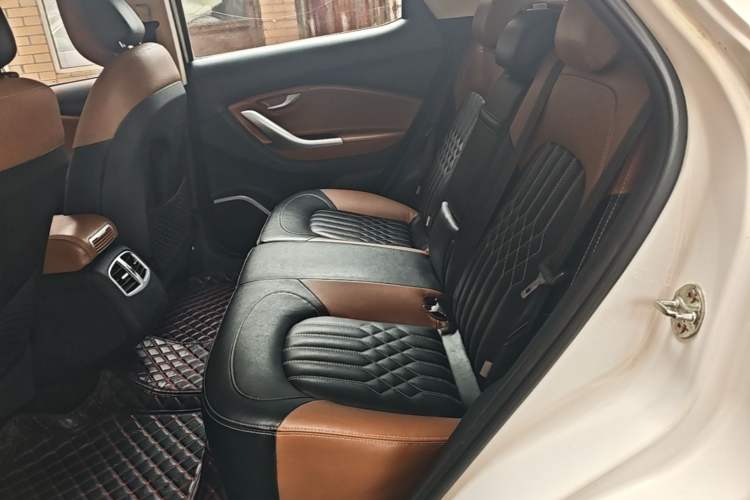 Used Soueast DX7 2018 1.5T Automatic Glory Edition Left Rear Seat