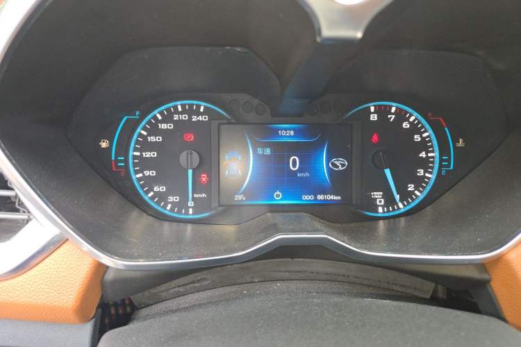Used Soueast DX7 2018 2.0T Manual Luxury Version Odometer Close Up