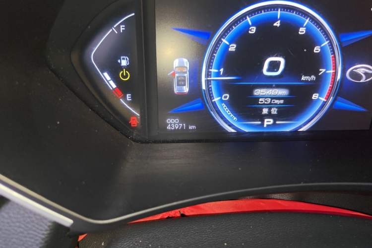 Used Soueast DX7 2018 Prime 1.5T Automatic Luxury Model China V Standard Odometer Close Up
