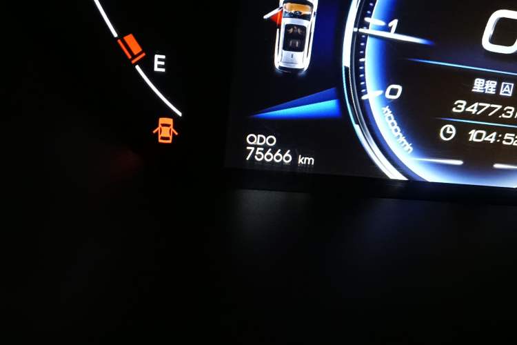 Used Soueast DX7 2018 Prime 1.5T Manual Smart Connect Starry Edition China V Standard Odometer Close Up