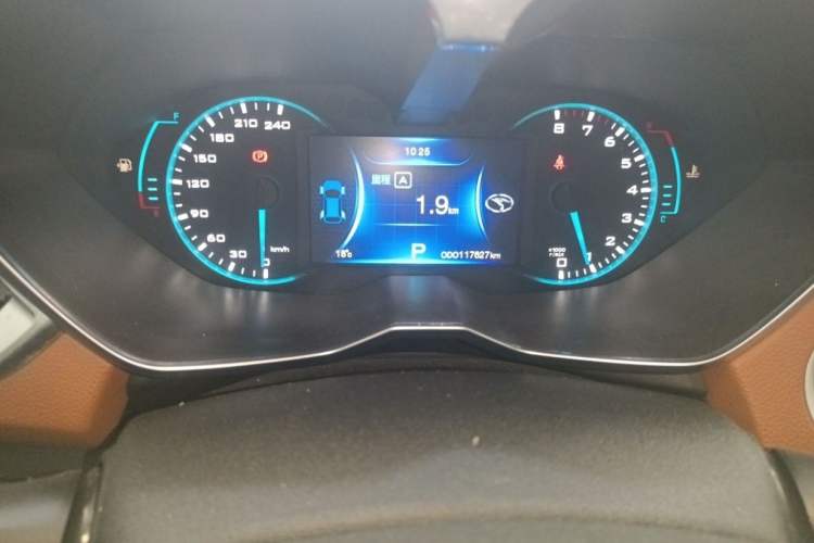 Used Soueast DX7 2018 1.5T Automatic Glory Edition Odometer Close Up
