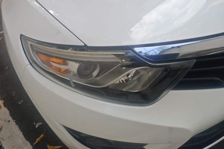 Used Soueast DX7 2018 1.5T Automatic Prestige Model Right Front Headlight