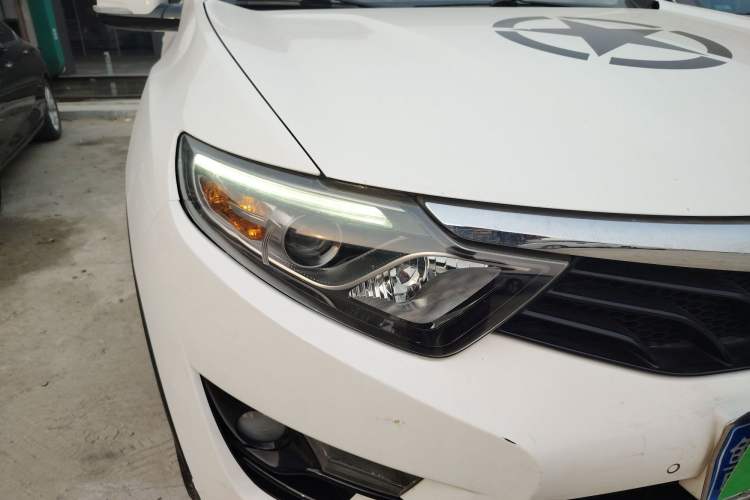 Used Soueast DX7 2018 1.5T Automatic Glory Edition Right Front Headlight