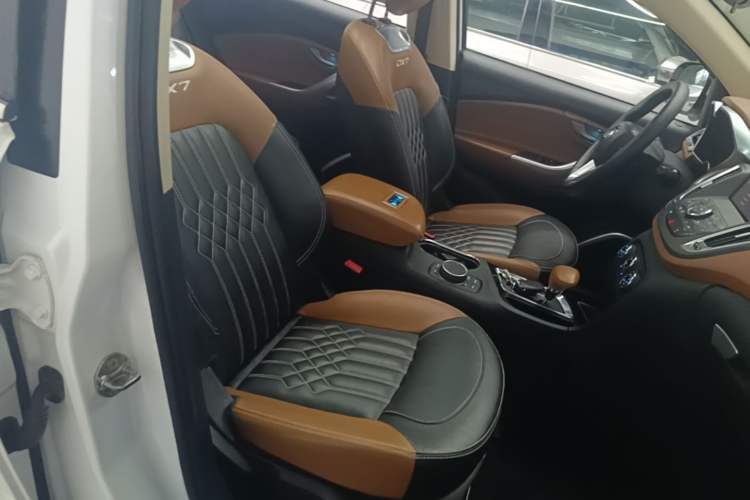 Used Soueast DX7 2018 1.5T Automatic Luxury Model Right Front Seat