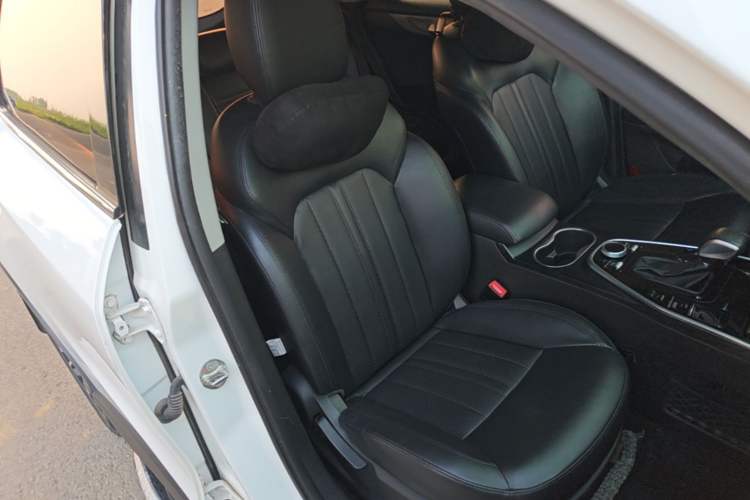Used Soueast DX7 2018 Prime 1.8T DCT Luxury Model China V Standard Right Front Seat