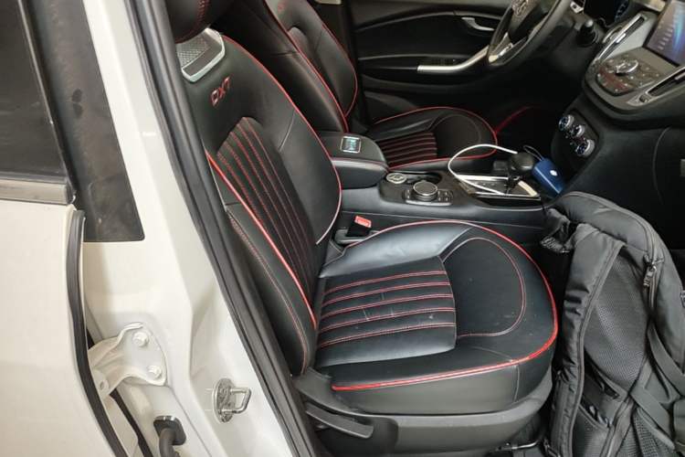 Used Soueast DX7 2018 1.5T Automatic Glory Edition Right Front Seat