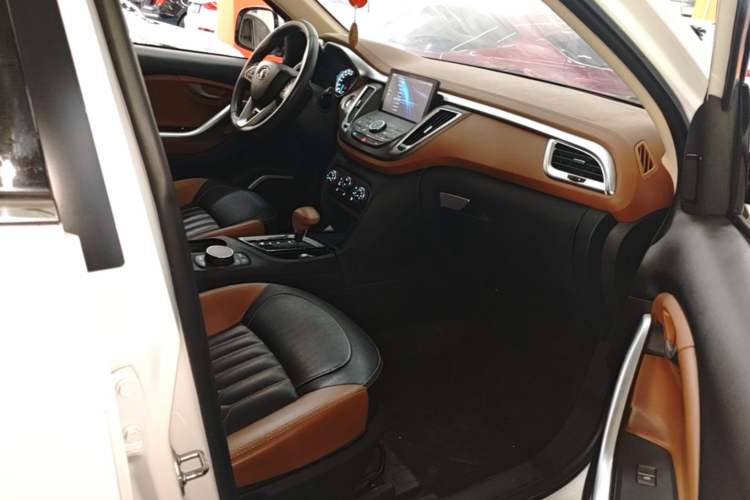 Used Soueast DX7 2018 1.5T Automatic Glory Edition Right Front Seat