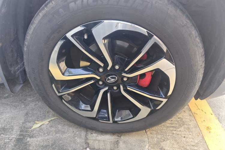 Used Soueast DX7 2018 Prime 1.8T DCT Flagship Model China V Standard Right Front Wheel Hub