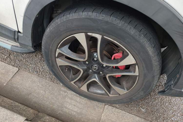 Used Soueast DX7 2018 1.5T Automatic Luxury Model Right Front Wheel Hub
