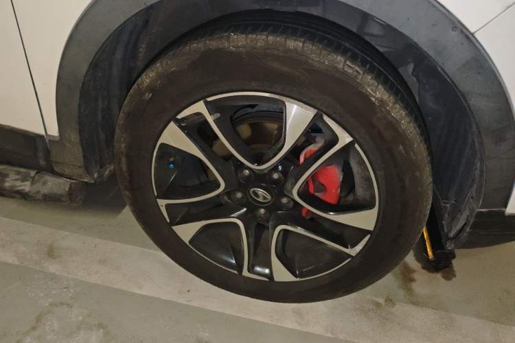 Used Soueast DX7 2018 1.5T Automatic Luxury Model Right Front Wheel Hub