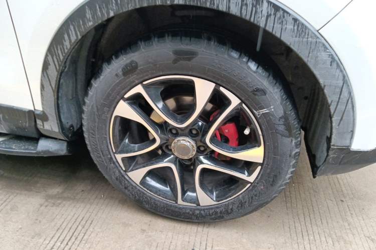 Used Soueast DX7 2018 1.5T Automatic Luxury Model Right Front Wheel Hub