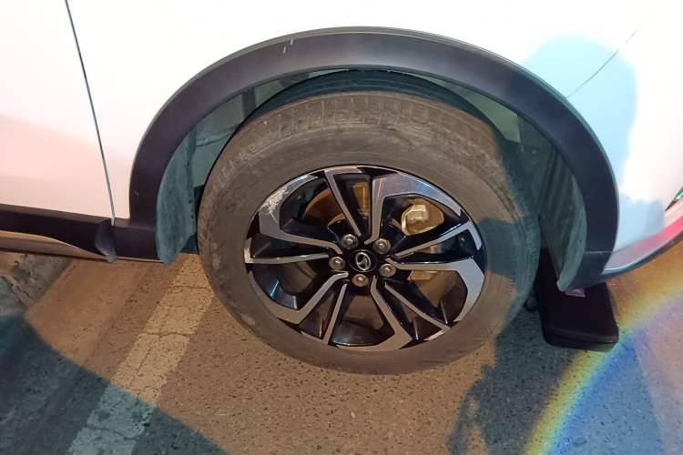 Used Soueast DX7 2018 Prime 1.5T Manual Smart Connect Starry Edition China V Standard Right Front Wheel Hub