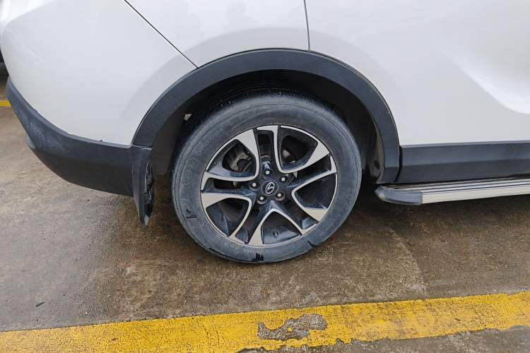 Used Soueast DX7 2018 Classic Edition 1.5T Automatic Comfort Model China V Standard Right Rear Wheel Hub