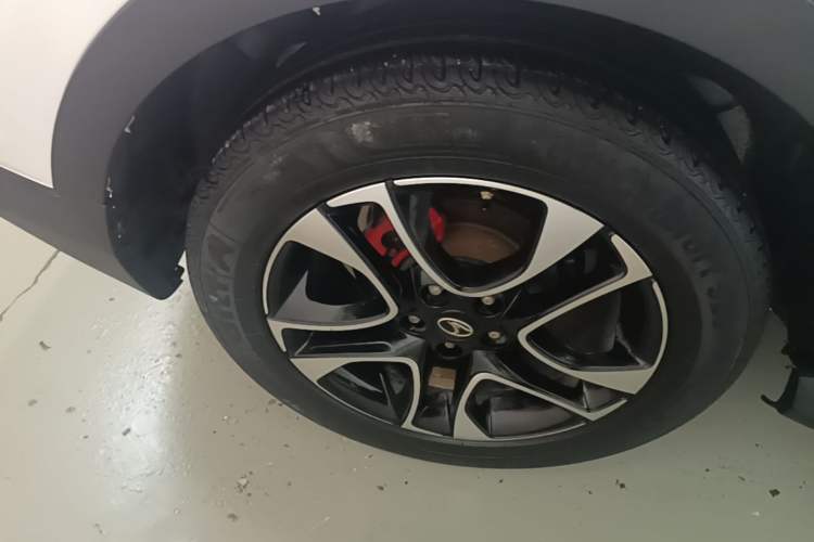 Used Soueast DX7 2018 1.5T Automatic Luxury Model Right Rear Wheel Hub