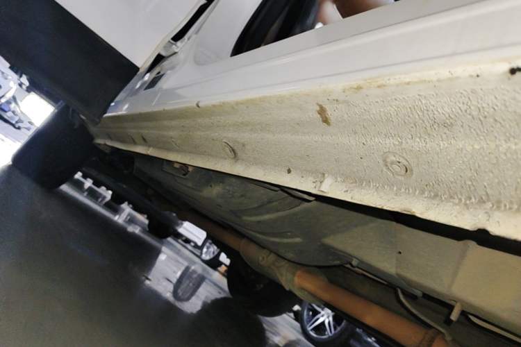 Used Soueast DX7 2018 1.5T Manual Triumph Edition Right Side Sill