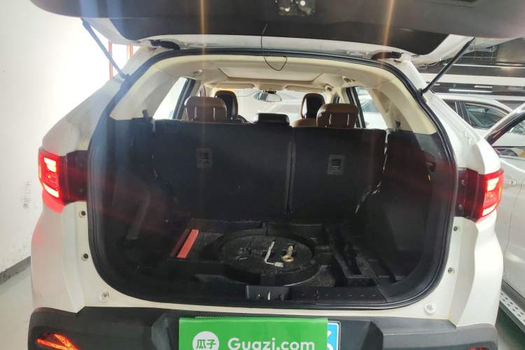 Used Soueast DX7 2018 1.5T Manual Triumph Edition Trunk