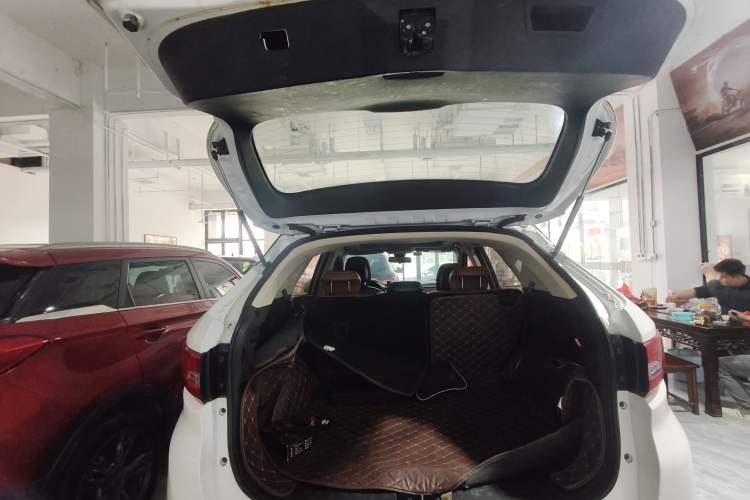 Used Soueast DX7 2018 1.5T Automatic Luxury Model Trunk