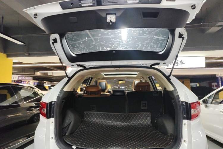 Used Soueast DX7 2018 1.5T Manual Triumph Edition Trunk
