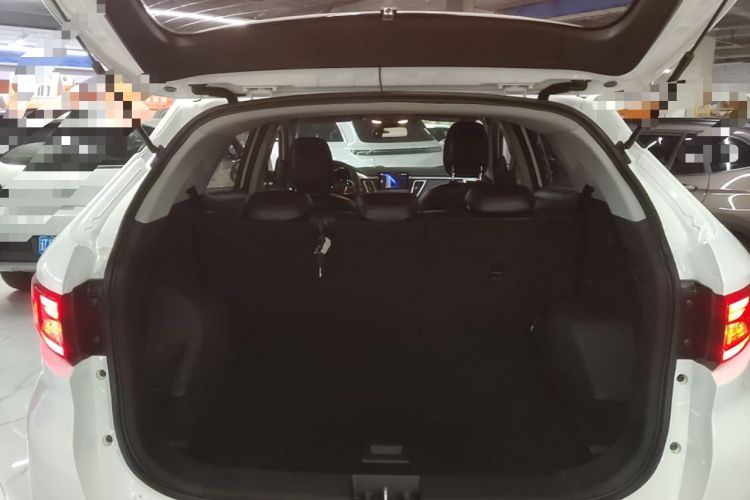 Used Soueast DX7 2018 1.5T Automatic Glory Edition Trunk