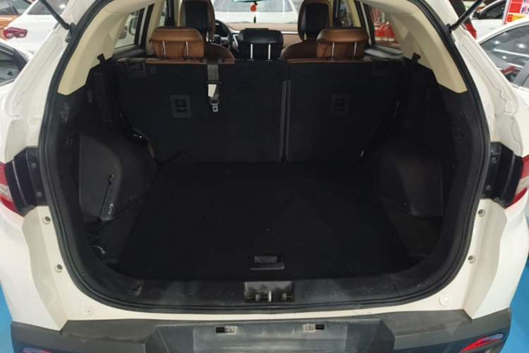 Used Soueast DX7 2018 1.5T Automatic Glory Edition Trunk