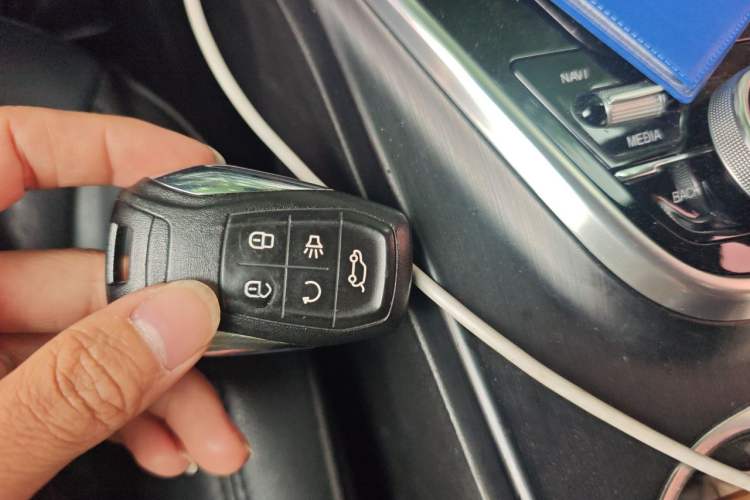 Used Soueast DX7 2018 Prime 1.8T DCT Flagship Model China V Standard Vehicle Key