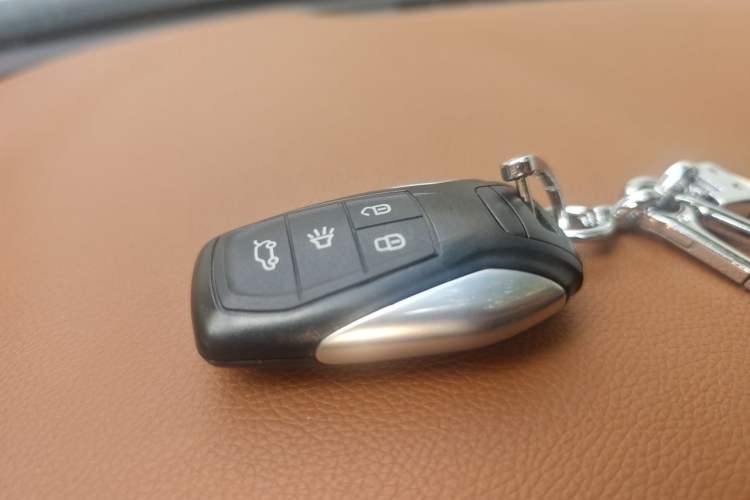 Used Soueast DX7 2018 1.5T Automatic Prestige Model Vehicle Key