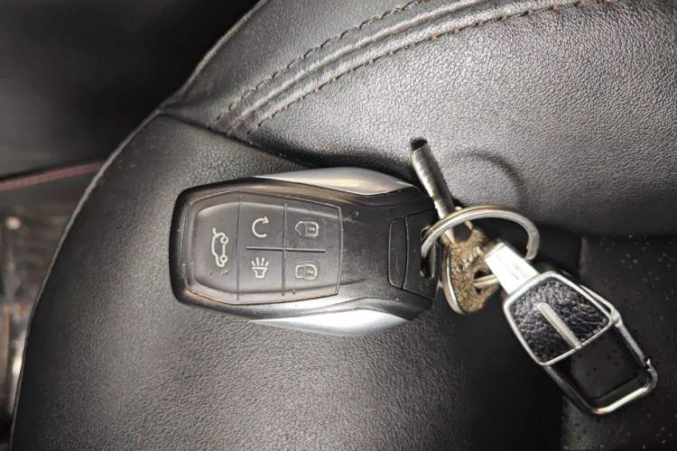 Used Soueast DX7 2018 Prime 1.8T DCT Prestige Model China V Standard Vehicle Key