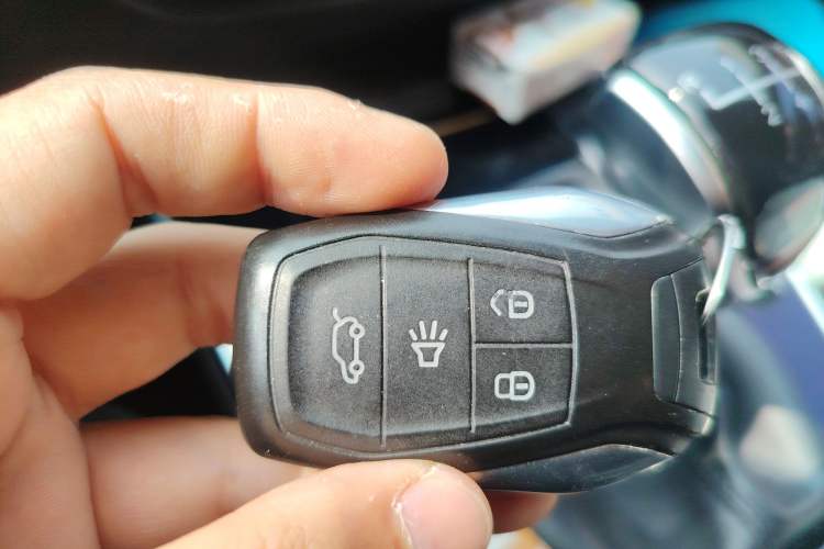 Used Soueast DX7 2018 Prime 1.5T Manual Luxury Model China V Standard Vehicle Key