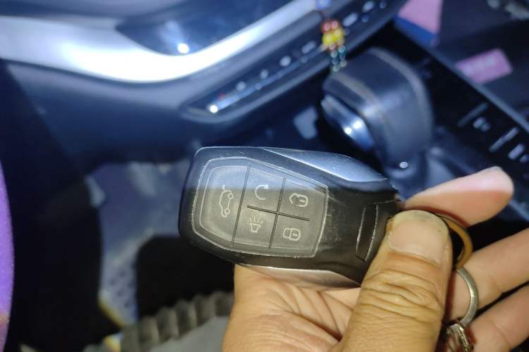 Used Soueast DX7 2018 Prime 1.8T DCT Prestige Model China V Standard Vehicle Key