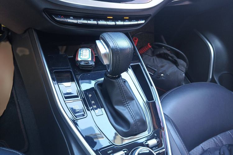 Used Soueast DX7 2019 1.5T Automatic Smart Connect Fashion Edition China VI Standard Gear Lever