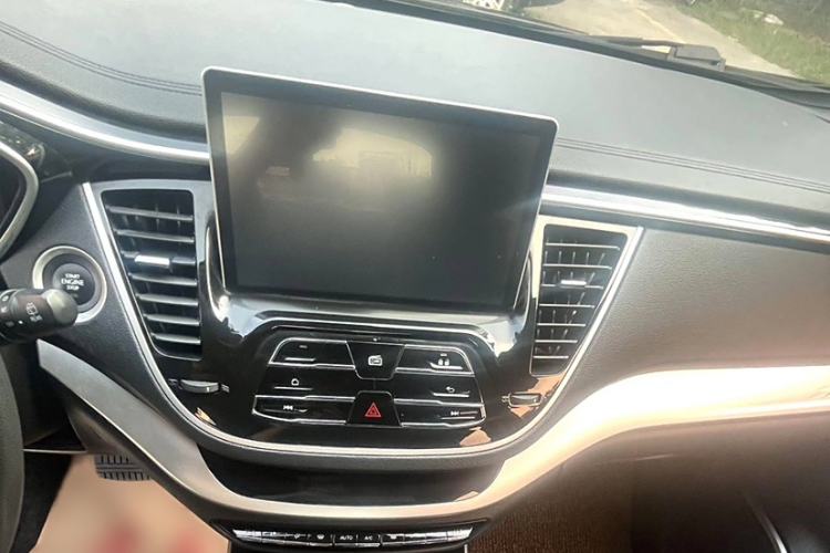 Used Soueast DX7 2019 1.5T Automatic Smart Connect Fashion Edition China VI Standard Interior 2