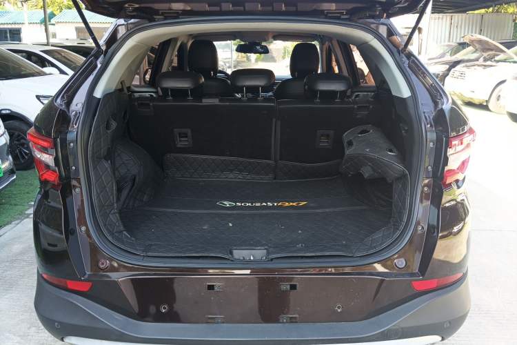 Used Soueast DX7 2019 1.5T Automatic Smart Connect Fashion Edition China VI Standard Trunk