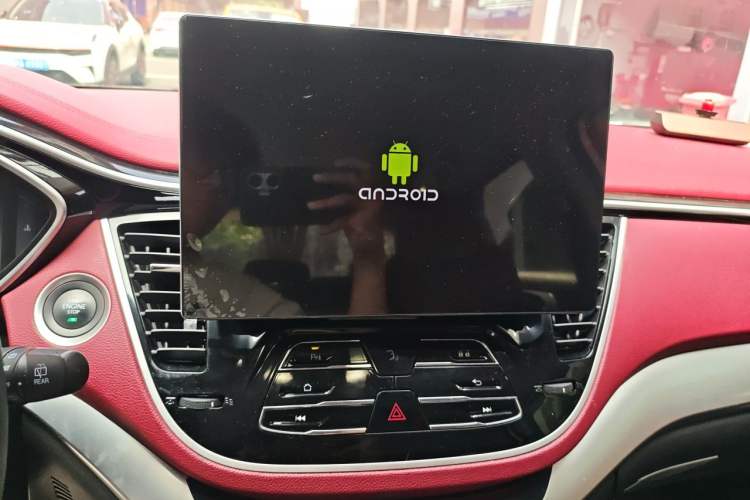 Used Soueast DX7 2019 1.5T Automatic Smart Connect Fashion Edition China VI Standard Audio And AC Panel