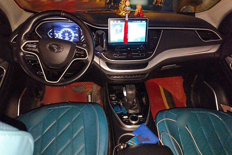 Used Soueast DX7 2019 1.5T Automatic Smart Connect Fashion Edition China VI Standard Center Console