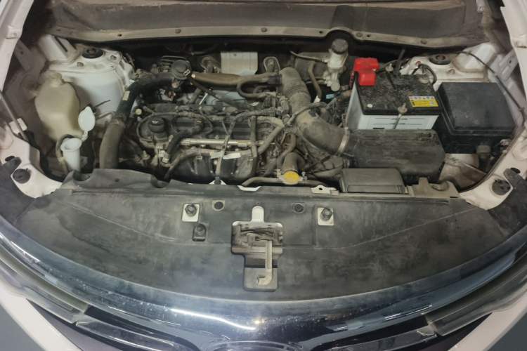 Used Soueast DX7 2019 1.5T Automatic Smart Connect Fashion Edition China VI Standard Engine Bay