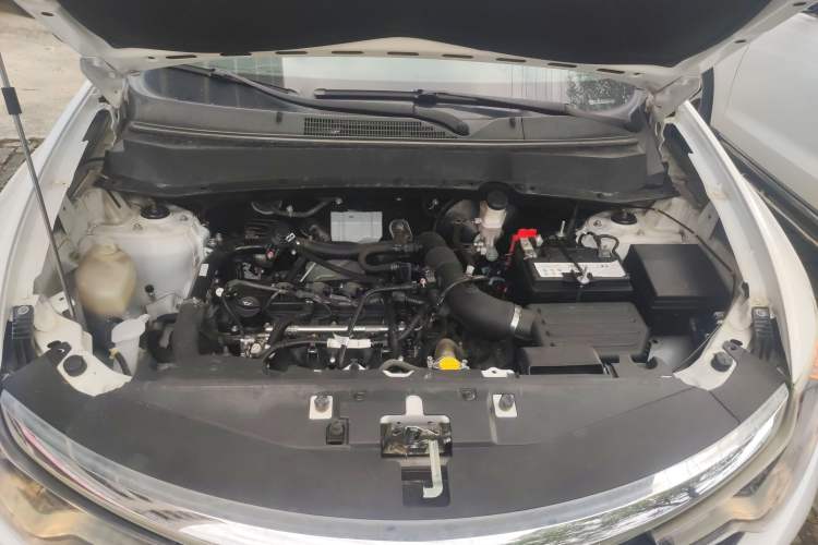 Used Soueast DX7 2019 1.5T Automatic Smart Connect Flagship Edition China VI Standard Engine Bay