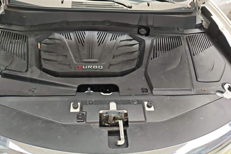 Used Soueast DX7 2019 1.5T Automatic Smart Connect Fashion Edition China VI Standard Engine Bay