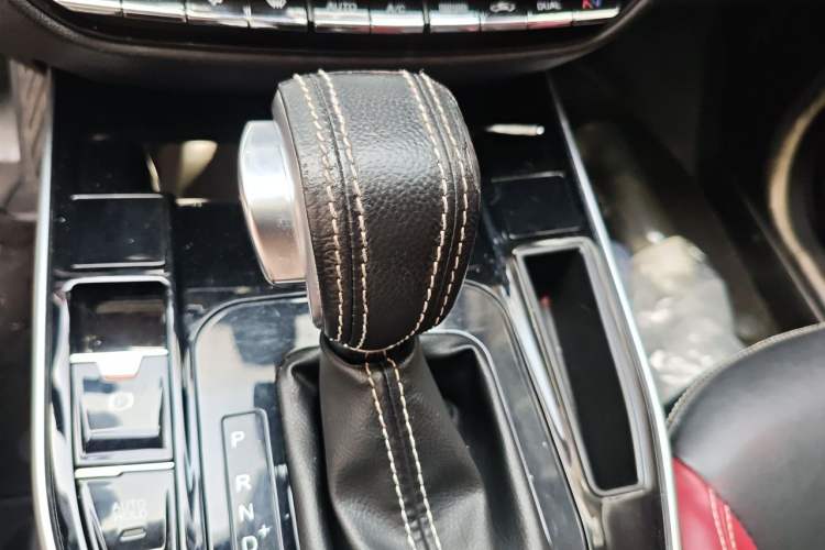 Used Soueast DX7 2019 1.5T Automatic Smart Connect Fashion Edition China VI Standard Gear Lever