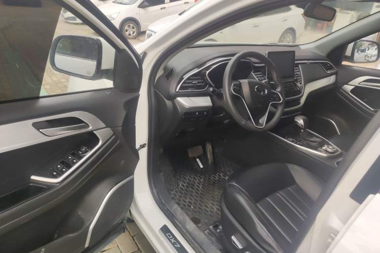 Used Soueast DX7 2019 1.5T Automatic Smart Connect Flagship Edition China VI Standard Interior 3