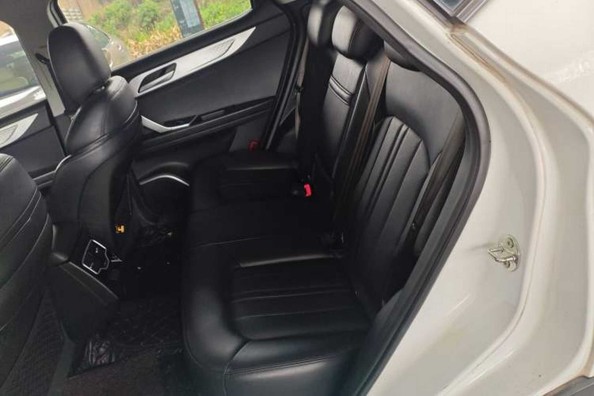 Used Soueast DX7 2019 1.5T Automatic Smart Connect Flagship Edition China VI Standard Left Rear Seat