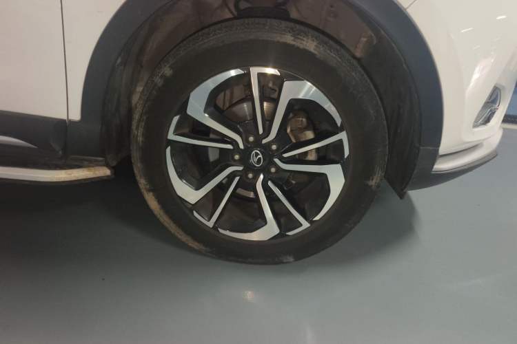 Used Soueast DX7 2019 1.5T Automatic Smart Connect Fashion Edition China VI Standard Right Front Wheel Hub